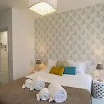 شقة Enjoy Graca 2 *